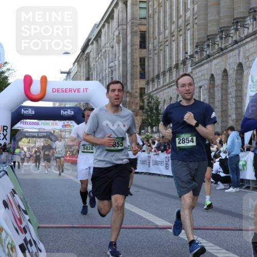 07.09.2025 - BARMER Alsterlauf Strokosch-Dieckow http://msf.ph/oto/8720938 07.09.2025 09:49:44 Ziel 2854, 2855, 3167, 3204, 3449, 3565, 3694, 4204, 5338, 5474, 5820, 5881, 5958, 6233, 8281, 8421 meine-sportfotos.de