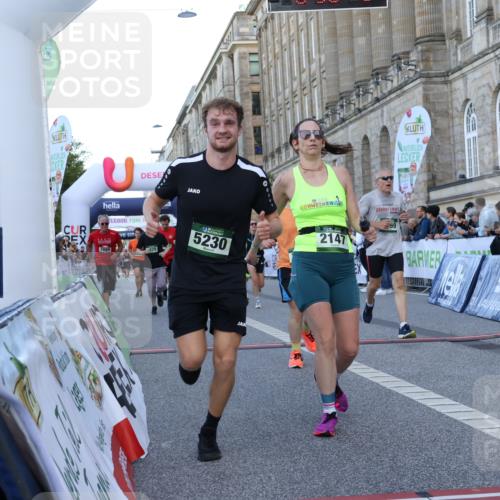 07.09.2025 - BARMER Alsterlauf Strokosch-Dieckow http://msf.ph/oto/8720980 07.09.2025 09:50:15 Ziel 1029, 2147, 2402, 2629, 2881, 2889, 2918, 3404, 3567, 3818, 4426, 4481, 4535, 4678, 4826, 5091, 5230, 5499, 6290, 8207 meine-sportfotos.de