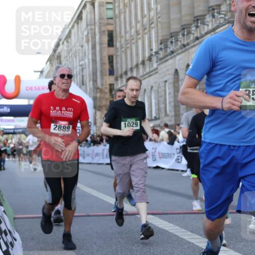 07.09.2025 - BARMER Alsterlauf Strokosch-Dieckow http://msf.ph/oto/8720988 07.09.2025 09:50:17 Ziel 1029, 2147, 2629, 2889, 2918, 3030, 3404, 3567, 3818, 4043, 4426, 4481, 4535, 4678, 4826, 5091, 5230, 5499, 6290, 8207, 8418 meine-sportfotos.de