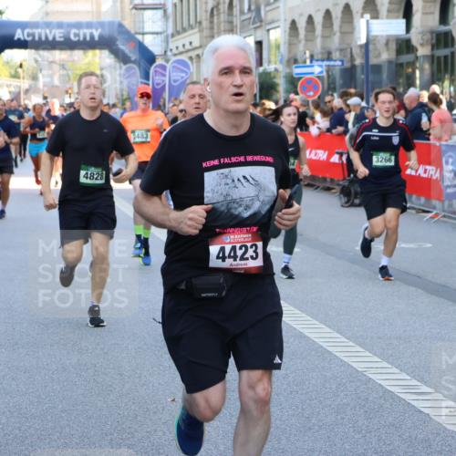 07.09.2025 - BARMER Alsterlauf Strokosch-Dieckow http://msf.ph/oto/8721014 07.09.2025 09:58:41 Ziel 2055, 2270, 2786, 2808, 2993, 3075, 3081, 3222, 3252, 3277, 3414, 3492, 3667, 3709, 3710, 4123, 4183, 4188, 4225, 4226, 4290, 4299, 4700, 4801, 4940, 5016, 5099, 5100, 5174, 5211, 5313, 5335, 5501, 5518, 5548, 5552, 5723, 5834, 5838, 6064, 6157, 8117 meine-sportfotos.de