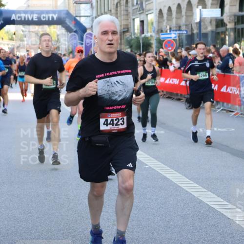 07.09.2025 - BARMER Alsterlauf Strokosch-Dieckow http://msf.ph/oto/8721023 07.09.2025 09:58:41 Ziel 2055, 2270, 2786, 2808, 2993, 3075, 3081, 3222, 3252, 3277, 3414, 3492, 3667, 3709, 3710, 4123, 4183, 4188, 4225, 4226, 4290, 4299, 4700, 4801, 4940, 5016, 5099, 5100, 5174, 5211, 5313, 5335, 5501, 5518, 5548, 5552, 5723, 5834, 5838, 6064, 6157, 8117 meine-sportfotos.de