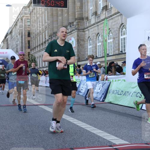 07.09.2025 - BARMER Alsterlauf Strokosch-Dieckow http://msf.ph/oto/8721040 07.09.2025 09:50:47 Ziel 2328, 2697, 2912, 2985, 3037, 3175, 3195, 3320, 3728, 3858, 3896, 5215, 5372, 5425, 5441, 5470, 5565, 5776, 5812, 6133, 6252, 8043, 8249, 8250, 8415 meine-sportfotos.de