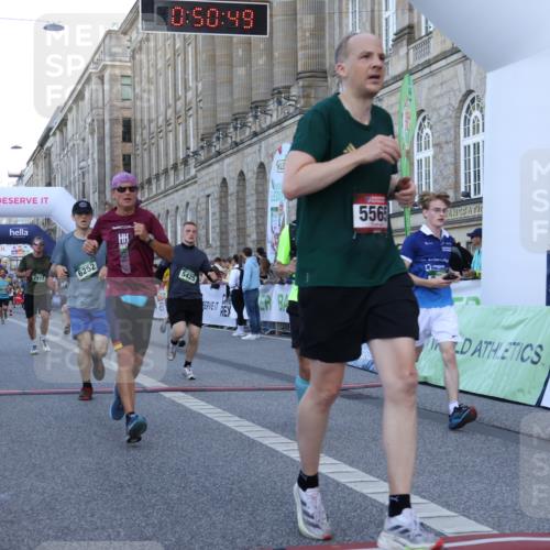 07.09.2025 - BARMER Alsterlauf Strokosch-Dieckow http://msf.ph/oto/8721041 07.09.2025 09:50:48 Ziel 2328, 2697, 2794, 2912, 2985, 3037, 3158, 3175, 3195, 3320, 3728, 3858, 3896, 5425, 5441, 5470, 5565, 5579, 6133, 6252, 8043, 8249, 8250, 8415 meine-sportfotos.de