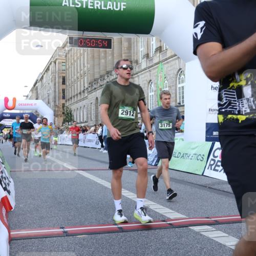 07.09.2025 - BARMER Alsterlauf Strokosch-Dieckow http://msf.ph/oto/8721054 07.09.2025 09:50:52 Ziel 2122, 2794, 2912, 2985, 3037, 3158, 3175, 3195, 3320, 3728, 3858, 3896, 4160, 4164, 4336, 4663, 5425, 5441, 5579, 5642, 6252, 8043, 8249, 8250 meine-sportfotos.de
