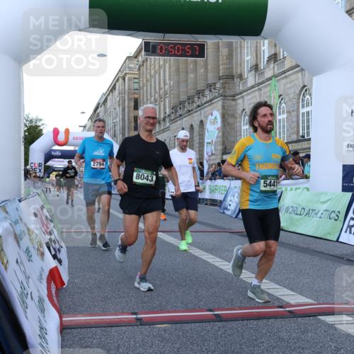 07.09.2025 - BARMER Alsterlauf Strokosch-Dieckow http://msf.ph/oto/8721060 07.09.2025 09:50:55 Ziel 2122, 2794, 2912, 3158, 3175, 3728, 3858, 3896, 4160, 4164, 4336, 4663, 5318, 5441, 5579, 5642, 5661, 6235, 8043, 8249, 8250 meine-sportfotos.de