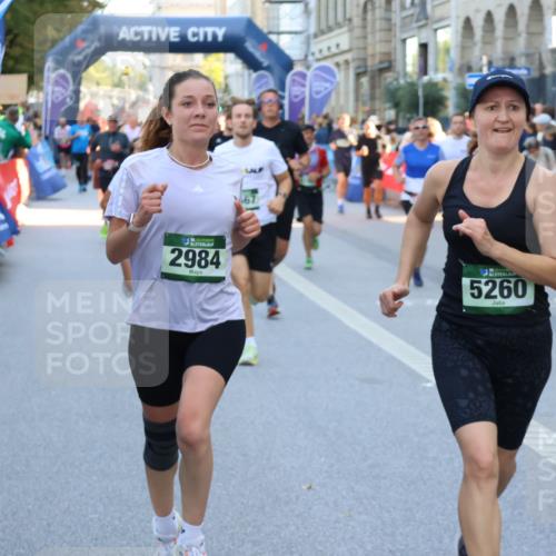 07.09.2025 - BARMER Alsterlauf Strokosch-Dieckow http://msf.ph/oto/8721106 07.09.2025 09:58:30 Ziel 2055, 2297, 2762, 2867, 2988, 3050, 3252, 3394, 3482, 3593, 3631, 3666, 4183, 4188, 4219, 4227, 4242, 4698, 4801, 4940, 4972, 5016, 5099, 5100, 5174, 5335, 5498, 5501, 5548, 5723, 5838, 5882, 5955, 6160, 6161, 8117, 8239 meine-sportfotos.de