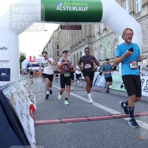 07.09.2025 - BARMER Alsterlauf Strokosch-Dieckow http://msf.ph/oto/8721120 07.09.2025 09:51:15 Ziel 2203, 2478, 2683, 2897, 2922, 3147, 3148, 3314, 3443, 3518, 3525, 3749, 3835, 4573, 4835, 4936, 5028, 6107, 6162, 6176, 8105 meine-sportfotos.de