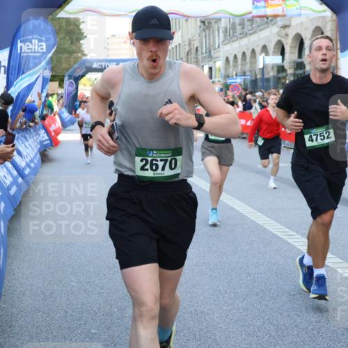 07.09.2025 - BARMER Alsterlauf Strokosch-Dieckow http://msf.ph/oto/8721132 07.09.2025 09:58:25 Ziel 2210, 2297, 2375, 2640, 2762, 2803, 2867, 2988, 3040, 3050, 3394, 3482, 3593, 3631, 3666, 3704, 4119, 4135, 4219, 4227, 4242, 4558, 4559, 4698, 4828, 4972, 5099, 5100, 5147, 5498, 5548, 5882, 5955, 6160, 6161, 6340, 8117, 8239, 8387, 8388 meine-sportfotos.de