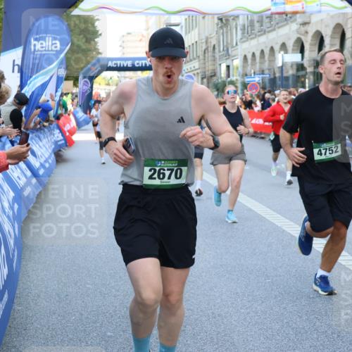 07.09.2025 - BARMER Alsterlauf Strokosch-Dieckow http://msf.ph/oto/8721138 07.09.2025 09:58:25 Ziel 2210, 2297, 2375, 2640, 2762, 2803, 2867, 2988, 3040, 3050, 3394, 3482, 3593, 3631, 3666, 3704, 4119, 4135, 4219, 4227, 4242, 4558, 4559, 4698, 4828, 4972, 5099, 5100, 5147, 5498, 5548, 5882, 5955, 6160, 6161, 6340, 8117, 8239, 8387, 8388 meine-sportfotos.de