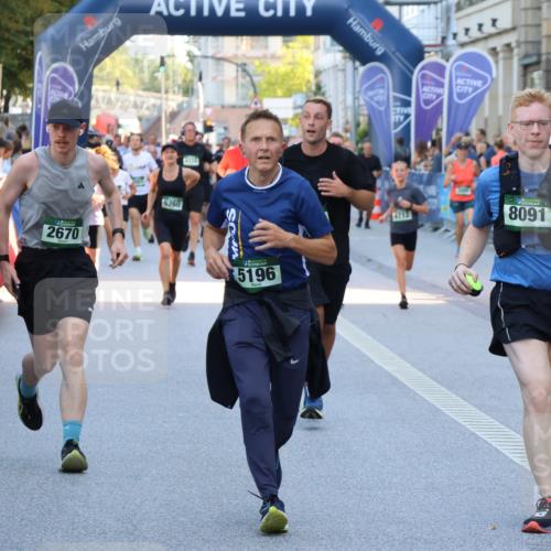 07.09.2025 - BARMER Alsterlauf Strokosch-Dieckow http://msf.ph/oto/8721147 07.09.2025 09:58:20 Ziel 2210, 2297, 2375, 2483, 2640, 2762, 2803, 2867, 2988, 3040, 3050, 3207, 3266, 3394, 3479, 3482, 3593, 3631, 3666, 3704, 4119, 4135, 4219, 4227, 4242, 4558, 4559, 4698, 4828, 4872, 4972, 5147, 5498, 5793, 5882, 5955, 5981, 6001, 6160, 6161, 6340, 8239, 8334, 8387, 8388 meine-sportfotos.de