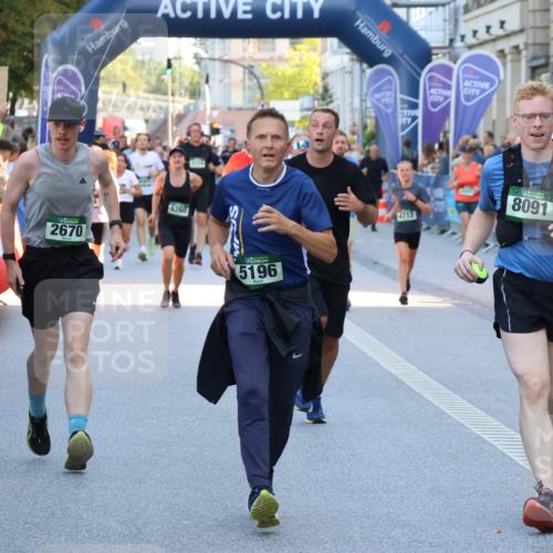 07.09.2025 - BARMER Alsterlauf Strokosch-Dieckow http://msf.ph/oto/8721150 07.09.2025 09:58:20 Ziel 2210, 2297, 2375, 2483, 2640, 2762, 2803, 2867, 2988, 3040, 3050, 3207, 3266, 3394, 3479, 3482, 3593, 3631, 3666, 3704, 4119, 4135, 4219, 4227, 4242, 4558, 4559, 4698, 4828, 4872, 4972, 5147, 5498, 5793, 5882, 5955, 5981, 6001, 6160, 6161, 6340, 8239, 8334, 8387, 8388 meine-sportfotos.de