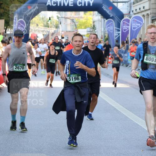 07.09.2025 - BARMER Alsterlauf Strokosch-Dieckow http://msf.ph/oto/8721153 07.09.2025 09:58:20 Ziel 2210, 2297, 2375, 2483, 2640, 2762, 2803, 2867, 2988, 3040, 3050, 3207, 3266, 3394, 3479, 3482, 3593, 3631, 3666, 3704, 4119, 4135, 4219, 4227, 4242, 4558, 4559, 4698, 4828, 4872, 4972, 5147, 5498, 5793, 5882, 5955, 5981, 6001, 6160, 6161, 6340, 8239, 8334, 8387, 8388 meine-sportfotos.de