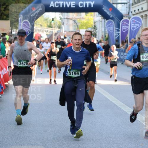 07.09.2025 - BARMER Alsterlauf Strokosch-Dieckow http://msf.ph/oto/8721164 07.09.2025 09:58:19 Ziel 2210, 2297, 2375, 2483, 2640, 2762, 2803, 2867, 2988, 3040, 3050, 3207, 3266, 3394, 3479, 3482, 3593, 3631, 3666, 3704, 4119, 4135, 4219, 4227, 4423, 4558, 4559, 4698, 4828, 4872, 4972, 5147, 5498, 5793, 5882, 5955, 5981, 6001, 6160, 6161, 6340, 8239, 8334, 8387, 8388 meine-sportfotos.de