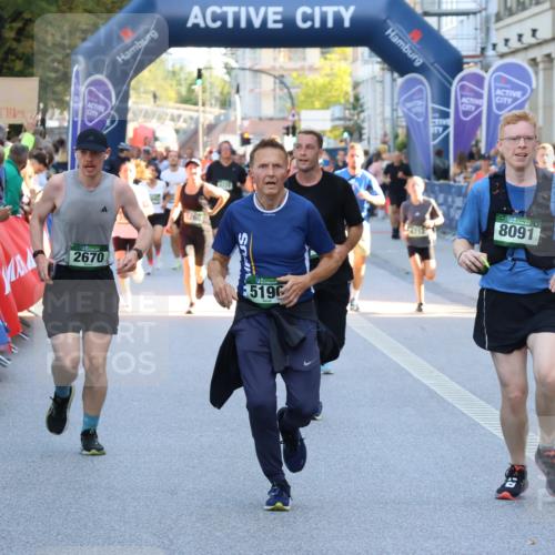 07.09.2025 - BARMER Alsterlauf Strokosch-Dieckow http://msf.ph/oto/8721173 07.09.2025 09:58:19 Ziel 2210, 2297, 2375, 2483, 2640, 2762, 2803, 2867, 2988, 3040, 3050, 3207, 3266, 3394, 3479, 3482, 3593, 3631, 3666, 3704, 4119, 4135, 4219, 4227, 4423, 4558, 4559, 4698, 4828, 4872, 4972, 5147, 5498, 5793, 5882, 5955, 5981, 6001, 6160, 6161, 6340, 8239, 8334, 8387, 8388 meine-sportfotos.de