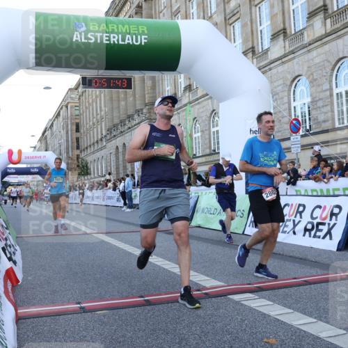 07.09.2025 - BARMER Alsterlauf Strokosch-Dieckow http://msf.ph/oto/8721181 07.09.2025 09:51:41 Ziel 2416, 2802, 3538, 3546, 3618, 4161, 4162, 4223, 4619, 4895, 5051, 5358, 5858, 5905, 5921 meine-sportfotos.de