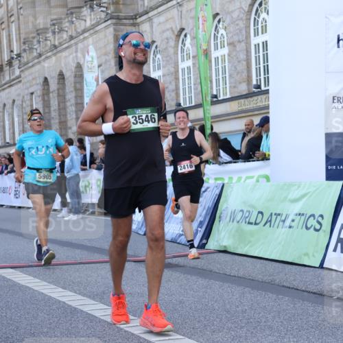 07.09.2025 - BARMER Alsterlauf Strokosch-Dieckow http://msf.ph/oto/8721190 07.09.2025 09:51:45 Ziel 2025, 2416, 2778, 2802, 3538, 3546, 3618, 4173, 4619, 4944, 5051, 5710, 5715, 5858, 5905, 5921 meine-sportfotos.de