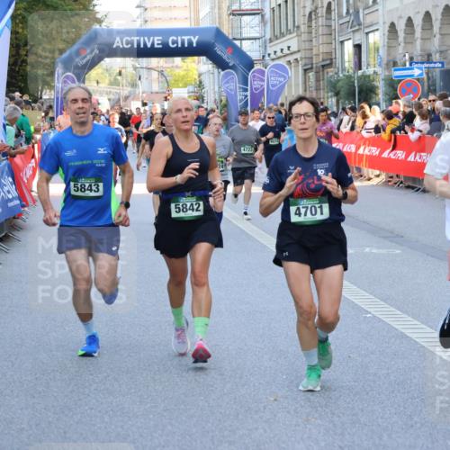 07.09.2025 - BARMER Alsterlauf Strokosch-Dieckow http://msf.ph/oto/8721191 07.09.2025 09:58:11 Ziel 2210, 2375, 2483, 2640, 2729, 2730, 2740, 2803, 3040, 3207, 3266, 3479, 3704, 3813, 4006, 4119, 4135, 4229, 4283, 4423, 4558, 4559, 4828, 4872, 4900, 5147, 5567, 5685, 5793, 5929, 5930, 5981, 6001, 6340, 8042, 8334, 8387, 8388, 8439 meine-sportfotos.de