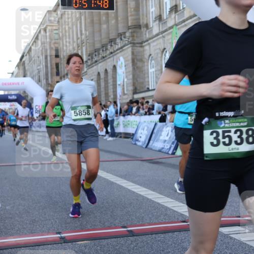 07.09.2025 - BARMER Alsterlauf Strokosch-Dieckow http://msf.ph/oto/8721194 07.09.2025 09:51:47 Ziel 2025, 2416, 2778, 3538, 3546, 4173, 4944, 5051, 5710, 5715, 5858, 5905, 5921, 8200 meine-sportfotos.de