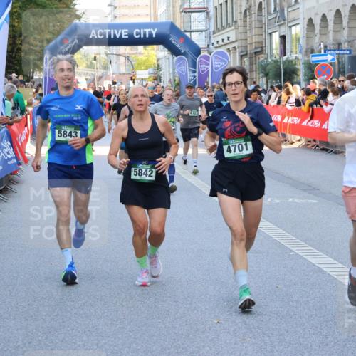 07.09.2025 - BARMER Alsterlauf Strokosch-Dieckow http://msf.ph/oto/8721198 07.09.2025 09:58:11 Ziel 2210, 2375, 2483, 2640, 2729, 2730, 2740, 2803, 3040, 3207, 3266, 3479, 3704, 3813, 4006, 4119, 4135, 4229, 4283, 4423, 4558, 4559, 4828, 4872, 4900, 5147, 5567, 5685, 5793, 5929, 5930, 5981, 6001, 6340, 8042, 8334, 8387, 8388, 8439 meine-sportfotos.de