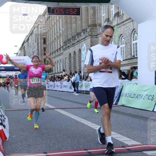 07.09.2025 - BARMER Alsterlauf Strokosch-Dieckow http://msf.ph/oto/8721204 07.09.2025 09:51:50 Ziel 2025, 2416, 2778, 3247, 3538, 4173, 4944, 5125, 5179, 5234, 5710, 5715, 5858, 5905, 5921, 8200 meine-sportfotos.de