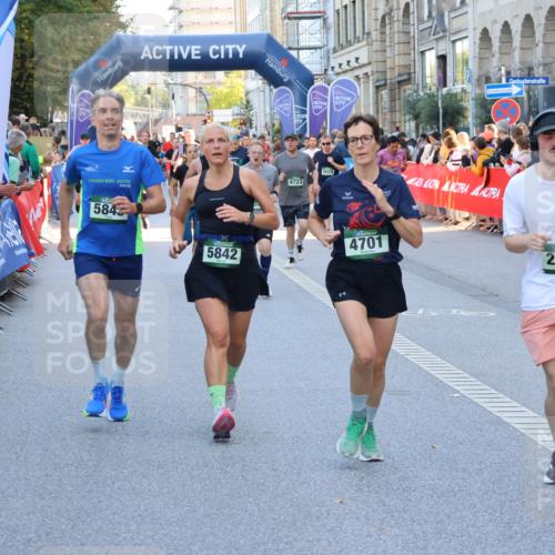 07.09.2025 - BARMER Alsterlauf Strokosch-Dieckow http://msf.ph/oto/8721205 07.09.2025 09:58:11 Ziel 2210, 2375, 2483, 2640, 2729, 2730, 2740, 2803, 3040, 3207, 3266, 3479, 3704, 3813, 4006, 4119, 4135, 4229, 4283, 4423, 4558, 4559, 4828, 4872, 4900, 5147, 5567, 5685, 5793, 5929, 5930, 5981, 6001, 6340, 8042, 8334, 8387, 8388, 8439 meine-sportfotos.de