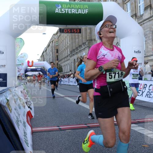 07.09.2025 - BARMER Alsterlauf Strokosch-Dieckow http://msf.ph/oto/8721209 07.09.2025 09:51:52 Ziel 2025, 2778, 3247, 4157, 4173, 4944, 5125, 5179, 5234, 5710, 5715, 5921, 8200, 8292 meine-sportfotos.de