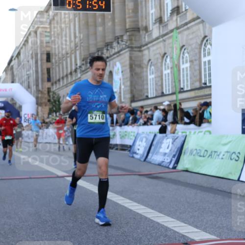 07.09.2025 - BARMER Alsterlauf Strokosch-Dieckow http://msf.ph/oto/8721210 07.09.2025 09:51:53 Ziel 2025, 2778, 3247, 4157, 4173, 4944, 5125, 5179, 5234, 5710, 5715, 5807, 5921, 8200, 8292, 8477 meine-sportfotos.de