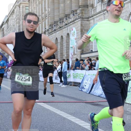 07.09.2025 - BARMER Alsterlauf Strokosch-Dieckow http://msf.ph/oto/8721278 07.09.2025 09:52:18 Ziel 2174, 2545, 2776, 3029, 3071, 3099, 3363, 3556, 3601, 3750, 3981, 4613, 4795, 4979, 5853, 6142, 6254, 8425 meine-sportfotos.de