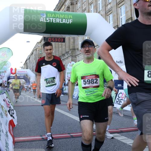 07.09.2025 - BARMER Alsterlauf Strokosch-Dieckow http://msf.ph/oto/8721389 07.09.2025 09:53:01 Ziel 2084, 4327, 4658, 4675, 4739, 4740, 5156, 5177, 5205, 5692, 5741, 5947, 5948, 5972, 5982, 6127, 6169, 6341, 8254, 8372 meine-sportfotos.de