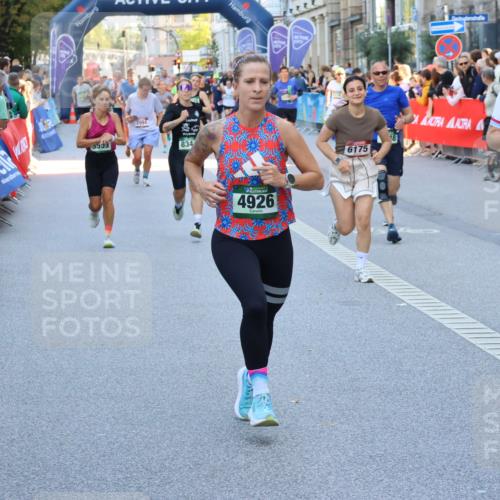 07.09.2025 - BARMER Alsterlauf Strokosch-Dieckow http://msf.ph/oto/8721411 07.09.2025 09:57:37 Ziel 2377, 2672, 2678, 3055, 3992, 4262, 4523, 4701, 4704, 4888, 4920, 5075, 5079, 5257, 5324, 5366, 5629, 5697, 5842, 5843, 5864, 5901, 6135, 6238, 6324, 8099 meine-sportfotos.de
