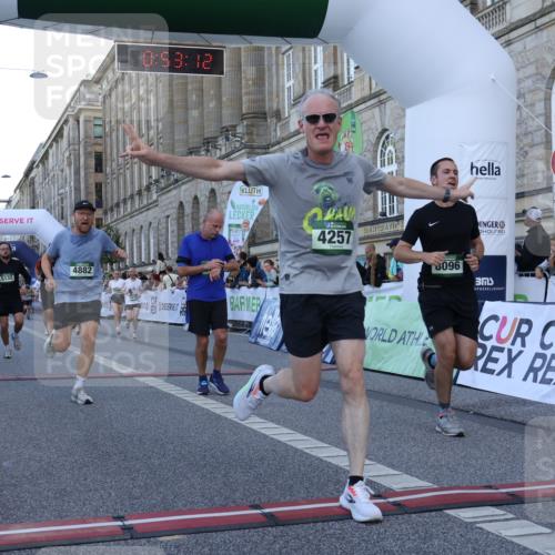 07.09.2025 - BARMER Alsterlauf Strokosch-Dieckow http://msf.ph/oto/8721412 07.09.2025 09:53:11 Ziel 2146, 3599, 4257, 4546, 4604, 4658, 4675, 4740, 4882, 5020, 5156, 5205, 5702, 6169, 6218, 8096 meine-sportfotos.de