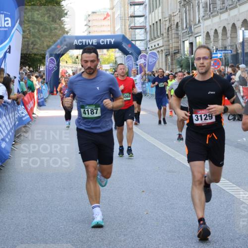 07.09.2025 - BARMER Alsterlauf Strokosch-Dieckow http://msf.ph/oto/8721435 07.09.2025 09:57:31 Ziel 2108, 2377, 2388, 2509, 2672, 2678, 2813, 2829, 2830, 3515, 3543, 3894, 3919, 3992, 4262, 4523, 4701, 4704, 4888, 4920, 5075, 5155, 5257, 5324, 5366, 5678, 5697, 5822, 5842, 5843, 5864, 5962, 6082, 6135 meine-sportfotos.de