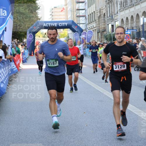 07.09.2025 - BARMER Alsterlauf Strokosch-Dieckow http://msf.ph/oto/8721439 07.09.2025 09:57:31 Ziel 2108, 2377, 2388, 2509, 2672, 2678, 2813, 2829, 2830, 3515, 3543, 3894, 3919, 3992, 4262, 4523, 4701, 4704, 4888, 4920, 5075, 5155, 5257, 5324, 5366, 5678, 5697, 5822, 5842, 5843, 5864, 5962, 6082, 6135 meine-sportfotos.de