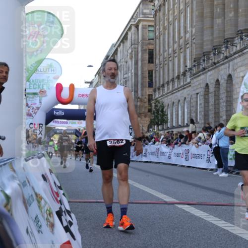 07.09.2025 - BARMER Alsterlauf Strokosch-Dieckow http://msf.ph/oto/8721446 07.09.2025 09:53:28 Ziel 2501, 2562, 4799, 5015, 5908, 8267 meine-sportfotos.de