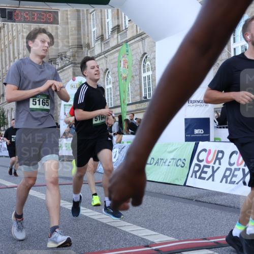 07.09.2025 - BARMER Alsterlauf Strokosch-Dieckow http://msf.ph/oto/8721467 07.09.2025 09:53:37 Ziel 2032, 2229, 2454, 2501, 2896, 3657, 4078, 4339, 4460, 4504, 5002, 5015, 5164, 5165, 5654, 5968, 8231, 8302 meine-sportfotos.de