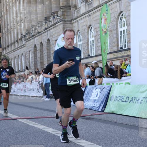 07.09.2025 - BARMER Alsterlauf Strokosch-Dieckow http://msf.ph/oto/8721472 07.09.2025 09:53:38 Ziel 2032, 2229, 2454, 2501, 2896, 3657, 4078, 4339, 4460, 4504, 4889, 5002, 5164, 5165, 5654, 5701, 5968, 8231, 8302 meine-sportfotos.de
