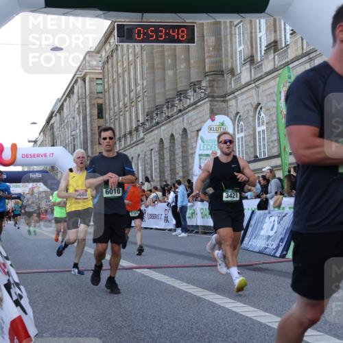 07.09.2025 - BARMER Alsterlauf Strokosch-Dieckow http://msf.ph/oto/8721495 07.09.2025 09:53:46 Ziel 2028, 2032, 2173, 2229, 2365, 2369, 2454, 2896, 3421, 3705, 4078, 4339, 4504, 4578, 4834, 4889, 5002, 5218, 5603, 5686, 5694, 5701, 5742, 6010, 6333, 8231 meine-sportfotos.de