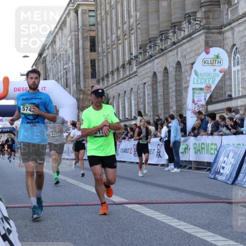 07.09.2025 - BARMER Alsterlauf Strokosch-Dieckow http://msf.ph/oto/8721500 07.09.2025 09:53:49 Ziel 2028, 2032, 2173, 2365, 2369, 2390, 3421, 3705, 4578, 4834, 4889, 5002, 5218, 5603, 5686, 5694, 5701, 5742, 6010, 6333 meine-sportfotos.de