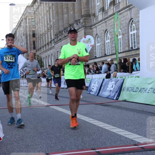 07.09.2025 - BARMER Alsterlauf Strokosch-Dieckow http://msf.ph/oto/8721504 07.09.2025 09:53:50 Ziel 2028, 2173, 2365, 2369, 2390, 3421, 3589, 3705, 4578, 4834, 4889, 5218, 5603, 5686, 5694, 5701, 5742, 6010, 6333 meine-sportfotos.de