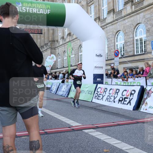 07.09.2025 - BARMER Alsterlauf Strokosch-Dieckow http://msf.ph/oto/8721529 07.09.2025 09:54:05 Ziel 2075, 2421, 3123, 3219, 4820, 5194, 5253, 5415, 5553, 8146, 8251 meine-sportfotos.de
