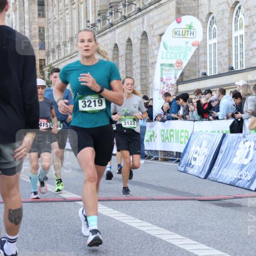 07.09.2025 - BARMER Alsterlauf Strokosch-Dieckow http://msf.ph/oto/8721531 07.09.2025 09:54:11 Ziel 2075, 2521, 2673, 2695, 2789, 2801, 3123, 3219, 3474, 3948, 4820, 4981, 5367, 5415, 5558, 6105, 8146, 8251, 8461 meine-sportfotos.de