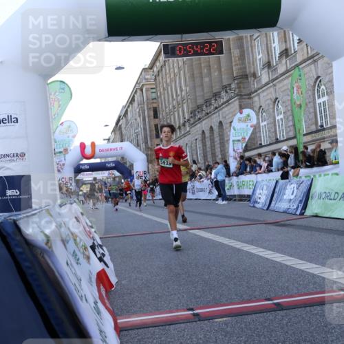 07.09.2025 - BARMER Alsterlauf Strokosch-Dieckow http://msf.ph/oto/8721555 07.09.2025 09:54:21 Ziel 2125, 2695, 2789, 2801, 3632, 3948, 4211, 4267, 4295, 4337, 4539, 4981, 5446, 5933, 5954 meine-sportfotos.de