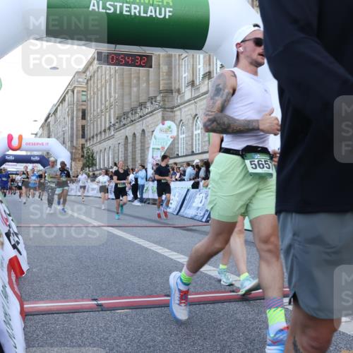 07.09.2025 - BARMER Alsterlauf Strokosch-Dieckow http://msf.ph/oto/8721573 07.09.2025 09:54:30 Ziel 2125, 2247, 3330, 3632, 3725, 3748, 4211, 4249, 4267, 4337, 4539, 4633, 5117, 5446, 5459, 5484, 5516, 5657, 5880, 6021, 6048, 8284, 8436 meine-sportfotos.de