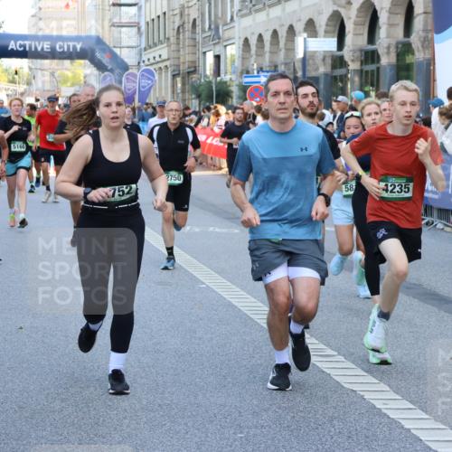07.09.2025 - BARMER Alsterlauf Strokosch-Dieckow http://msf.ph/oto/8721620 07.09.2025 09:56:58 Ziel 2037, 2076, 2195, 2216, 2646, 2724, 3028, 3129, 3267, 3268, 3434, 3721, 3925, 4187, 4328, 4416, 4456, 4603, 4672, 4857, 4926, 4987, 5069, 5101, 5102, 5136, 5199, 5377, 5397, 5463, 5598, 5609, 5987, 6075, 6150, 6151, 6175, 6246, 8034, 8383 meine-sportfotos.de