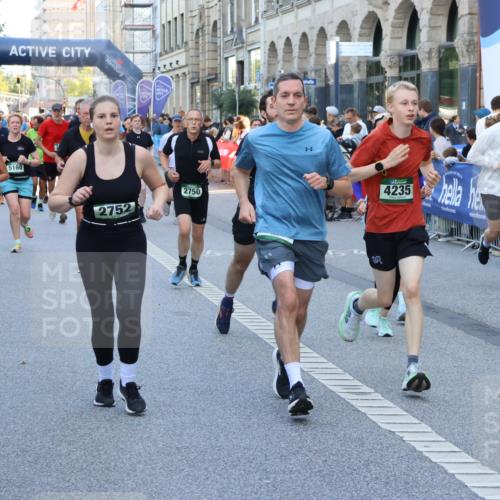 07.09.2025 - BARMER Alsterlauf Strokosch-Dieckow http://msf.ph/oto/8721631 07.09.2025 09:56:58 Ziel 2037, 2076, 2195, 2216, 2646, 2724, 3028, 3129, 3267, 3268, 3434, 3721, 3925, 4187, 4328, 4416, 4456, 4603, 4672, 4857, 4926, 4987, 5069, 5101, 5102, 5136, 5199, 5377, 5397, 5463, 5598, 5609, 5987, 6075, 6150, 6151, 6175, 6246, 8034, 8383 meine-sportfotos.de