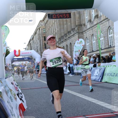 07.09.2025 - BARMER Alsterlauf Strokosch-Dieckow http://msf.ph/oto/8721643 07.09.2025 09:54:57 Ziel 2131, 2397, 2608, 2610, 2920, 3067, 3078, 4052, 4194, 4830, 4897, 5433, 5434, 6264, 8456 meine-sportfotos.de