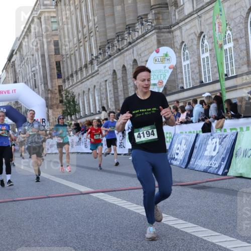 07.09.2025 - BARMER Alsterlauf Strokosch-Dieckow http://msf.ph/oto/8721648 07.09.2025 09:54:58 Ziel 2131, 2397, 2608, 2610, 2920, 2924, 3067, 3078, 3464, 4052, 4194, 4830, 4897, 5433, 5434, 6264, 8456 meine-sportfotos.de