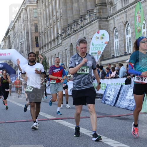 07.09.2025 - BARMER Alsterlauf Strokosch-Dieckow http://msf.ph/oto/8721658 07.09.2025 09:55:02 Ziel 2086, 2131, 2272, 2397, 2608, 2610, 2924, 3049, 3067, 3078, 3464, 4052, 4194, 4830, 4897, 5433, 5434, 6062, 6248 meine-sportfotos.de