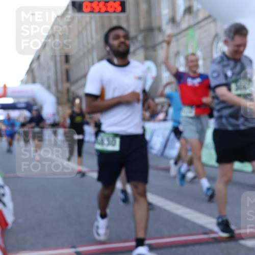 07.09.2025 - BARMER Alsterlauf Strokosch-Dieckow http://msf.ph/oto/8721663 07.09.2025 09:55:03 Ziel 2086, 2272, 2397, 2608, 2610, 2924, 3049, 3067, 3078, 3464, 4052, 4830, 4897, 5433, 5434, 5527, 6062, 6106, 6248 meine-sportfotos.de