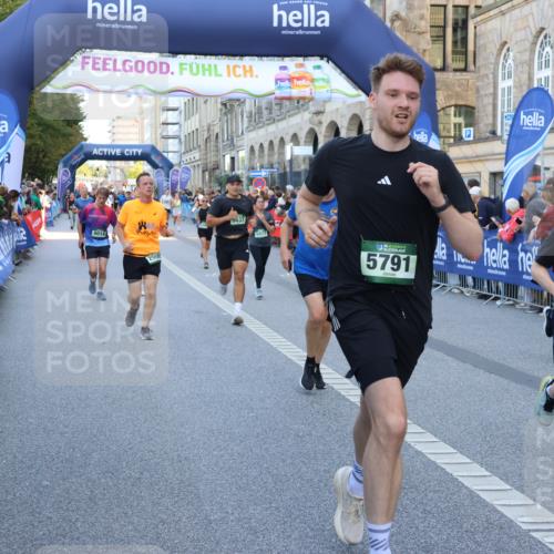 07.09.2025 - BARMER Alsterlauf Strokosch-Dieckow http://msf.ph/oto/8721674 07.09.2025 09:56:48 Ziel 2037, 2076, 2195, 2216, 2406, 2606, 2724, 2819, 3267, 3362, 3381, 3434, 3552, 3721, 4328, 4407, 4416, 4672, 4767, 4809, 4842, 4844, 4857, 5136, 5293, 5377, 5397, 5609, 5912, 5978, 5987, 6075, 6150, 6151, 8034, 8383 meine-sportfotos.de